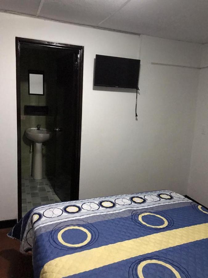 Hostal El Eden מניזאלס מראה חיצוני תמונה