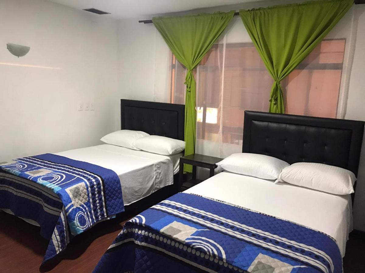 Hostal El Eden מניזאלס מראה חיצוני תמונה