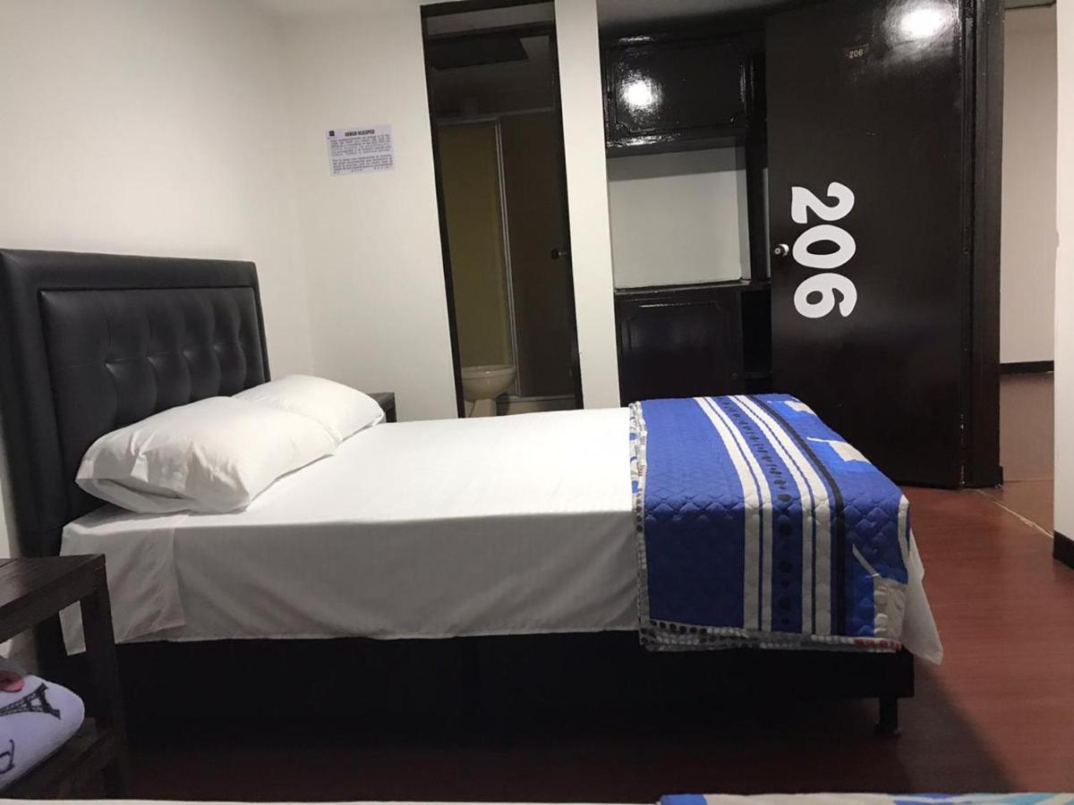 Hostal El Eden מניזאלס מראה חיצוני תמונה