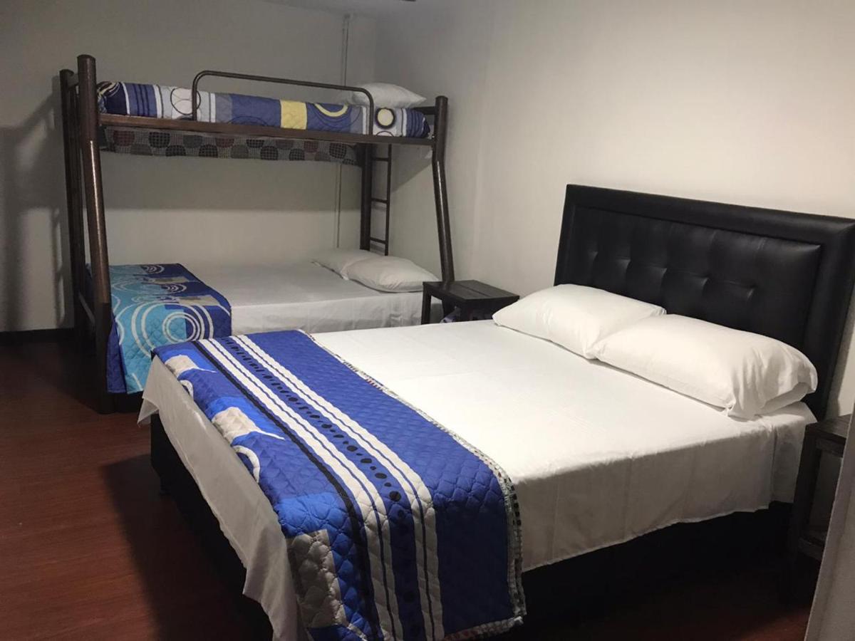 Hostal El Eden מניזאלס מראה חיצוני תמונה