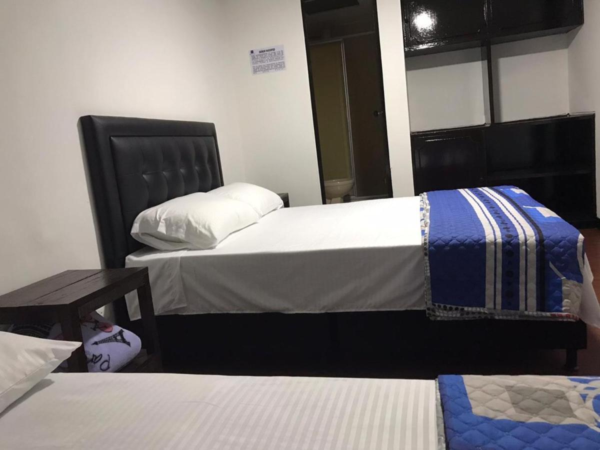 Hostal El Eden מניזאלס מראה חיצוני תמונה
