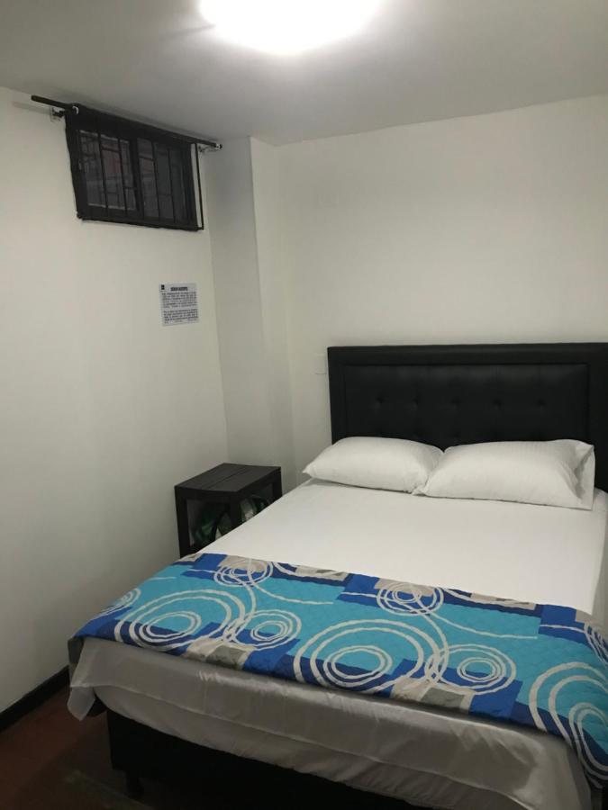 Hostal El Eden מניזאלס מראה חיצוני תמונה